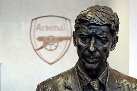 Statue of Arsène Wenger at Fairmount-Southside Historic District